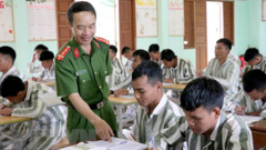 Video: Lớp học xóa mù chữ trong trại giam ở Gia Lai