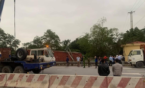 Tàu hỏa trật bánh, đường sắt qua Hà Nam bị gián đoạn