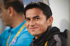 Việt Nam tạm dừng chuyến bay thương mại, Kiatisak sang HAGL thế nào?