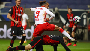Video: Hòa Frankfurt, RB Leipzig mất vị trí thứ ba
