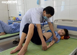 Video: Gia cảnh hai nhân viên bị chủ quán tra tấn ở Bắc Ninh thế nào?