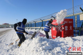 Tuyết đầu mùa phủ trắng trời nhiều nơi ở Trung Quốc