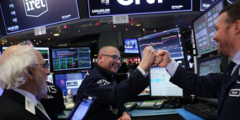 Chỉ số Dow Jones cao nhất mọi thời đại