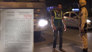 Video: CSGT Hà Nội thông tin việc xe tải Anh Đức 'thải bậy' ra đường phố