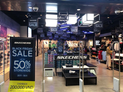 Sát giờ G, nhan nhản hàng tồn 'đội lốt' Black Friday giảm giá sốc