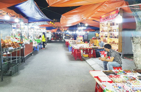 Chợ đêm Đà Nẵng mòn mỏi ‘chong đèn’ đợi khách