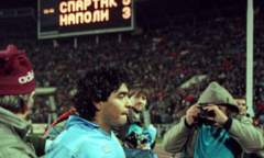 Nhớ mãi lần được trực tiếp xem Maradona thi đấu giữa trời tuyết Matxcơva