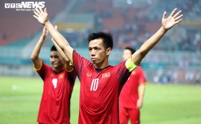 Bị hỏi nhiều về Văn Quyết, HLV Park Hang Seo phật ý