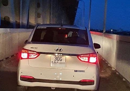 Đi vào làn đường cấm trên cầu Thăng Long, tài xế ô tô bị phạt 1,5 triệu đồng