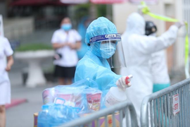 Thêm 8 ca COVID-19 mới được cách ly ngay khi nhập cảnh vào Việt Nam