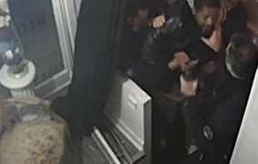 Tổng thống Pháp sốc khi xem video cảnh sát hành hung người da màu 