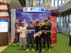 Không khí sôi động tại cuộc thi Bundesliga Penalty shoot-out