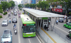 Hà Nội lại đề xuất đường riêng cho xe buýt: Hãy nhìn vào tuyến BRT đang vận hành