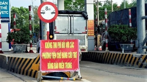 Dừng miễn thu phí đường bộ cho phương tiện cứu trợ bão lũ từ 1/12