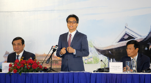 Phó Thủ tướng Vũ Đức Đam: Giữ an toàn, chưa vội mở đường bay đón khách quốc tế