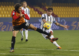 Vắng Ronaldo, Juventus không thắng nổi đội yếu ở Serie A