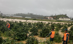 Danh tính 2 du khách bị lũ cuốn mất tích khi đi cầu treo ở Lâm Đồng