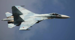 Nga điều Su-27 đánh chặn máy bay chiến lược RC-135 của Mỹ trên biển Đen