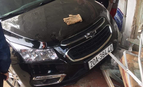 Tông chết 2 cha con ở Thái Nguyên, tài xế vẫn chưa trình diện