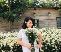 Không gian sống ngập tràn cây xanh của MC Bạch Dương sau khi rời VTV