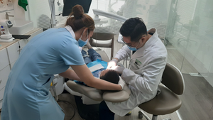 Bác sĩ Trần Trọng Trung: Bảo vệ răng như trồng bon sai, phải uốn từ bé