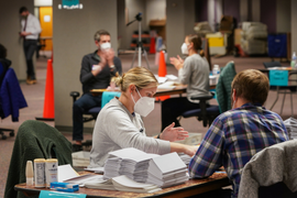 Wisconsin kết thúc kiểm phiếu lại, Biden tiếp tục thắng Trump