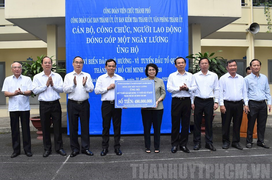 Bí thư Nguyễn Văn Nên cùng cán bộ, công chức TP.HCM quyên góp vì biển đảo