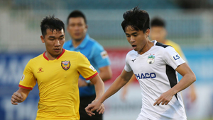 ‘Tài năng trẻ triển vọng thế giới’ hết sạch đất diễn ở HAGL