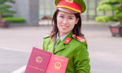 Ảnh: Thủ khoa Học viện Cảnh sát nhân dân được phong hàm vượt cấp 