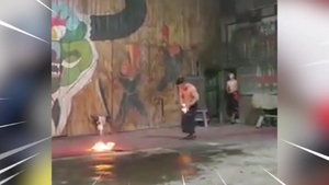 Clip: Diễn viên xiếc cháy quần khi múa lửa