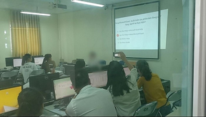 Phải vay tiền đi học chứng chỉ nhưng không hiệu quả, giáo viên than khổ 