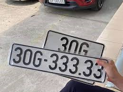 Đại gia bất động sản Đồng Nai chi 1,2 tỷ đồng mua xe biển VIP tặng vợ