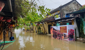 Ảnh: Lũ lại bủa vây phố cổ Hội An