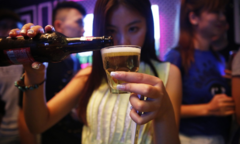 Lớp học dạy cách moi tiền đàn ông bị dân mạng chỉ trích dữ dội