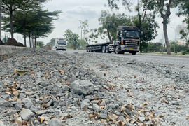 Sửa đường ẩu, bụi mù mịt: Công ty TNHH Phát triển Phú Mỹ Hưng than đường rộng