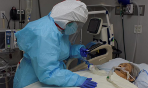 COVID-19: Mỹ thiết lập kỷ lục hơn 200.000 ca nhiễm mới/ngày