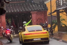 Đoàn xe ô tô, mô tô ngang nhiên vào phố cổ Hội An: Sẽ xử phạt