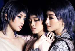 Ảnh hậu trường đẹp không tì vết của các hoa hậu Đỗ Thị Hà, Thùy Linh, Tiểu Vy