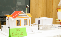 Học sinh cấp 2 thiết kế mô hình nhà chống lũ giúp dân vượt qua mùa bão lũ