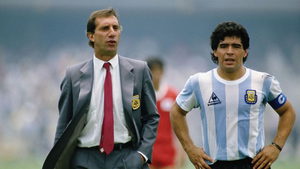 Thầy cũ Carlos Bilardo chưa biết tin Maradona qua đời
