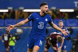Giroud tỏa sáng, Chelsea chiếm ngôi đầu Ngoại hạng Anh 