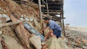 Sóng “ngoạm” dãy nhà hàng ven biển An Bàng: Trắng tay sau sạt lở
