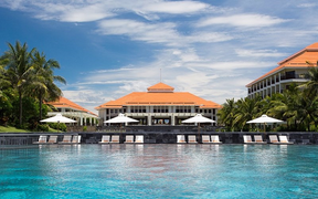 Mùa lễ hội cuối năm 2020: Hàng loạt khách sạn náo nhiệt tung ưu đãi 