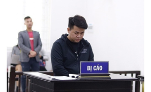 Người phụ nữ bí ẩn trong vụ cựu cán bộ công an làm giả thẻ ngành để lừa đảo