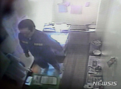 Tội phạm ấu dâm Hàn Quốc sắp ra tù: Chống đẩy 1000 cái/giờ, muốn gặp nạn nhân