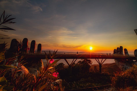 Ngắm những hình này, dễ hiểu lý do Cầu Vàng được World Travel Awards vinh danh