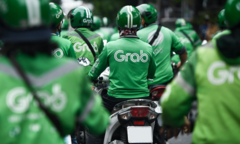 'Lùm xùm' Grab tăng giá cước: Khách hàng chê xe công nghệ ở điểm gì?