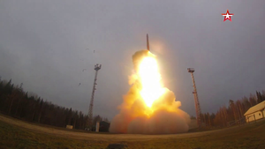 Video: Uy lực tên lửa tấn công chiến lược Yars phóng từ sân bay vũ trụ Plesetsk