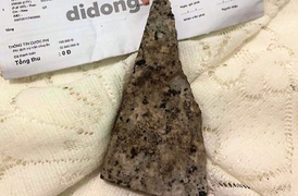 Chi 32 triệu mua iPhone 12 Pro Max bản 256 GB, khách nhận được cục đá