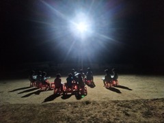 Trẻ vùng cao ôn bài giữa sân trường về đêm, nhường lớp cho cha mẹ xóa mù chữ